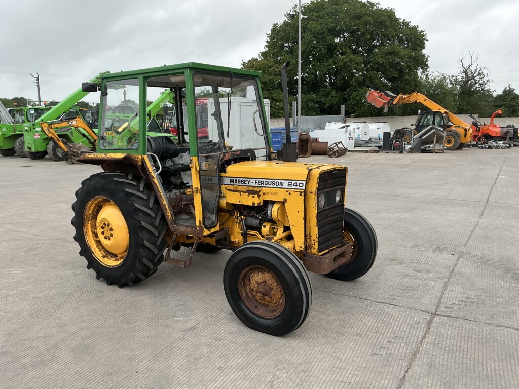 Massey Ferguson 240 Tractor (ST26833)