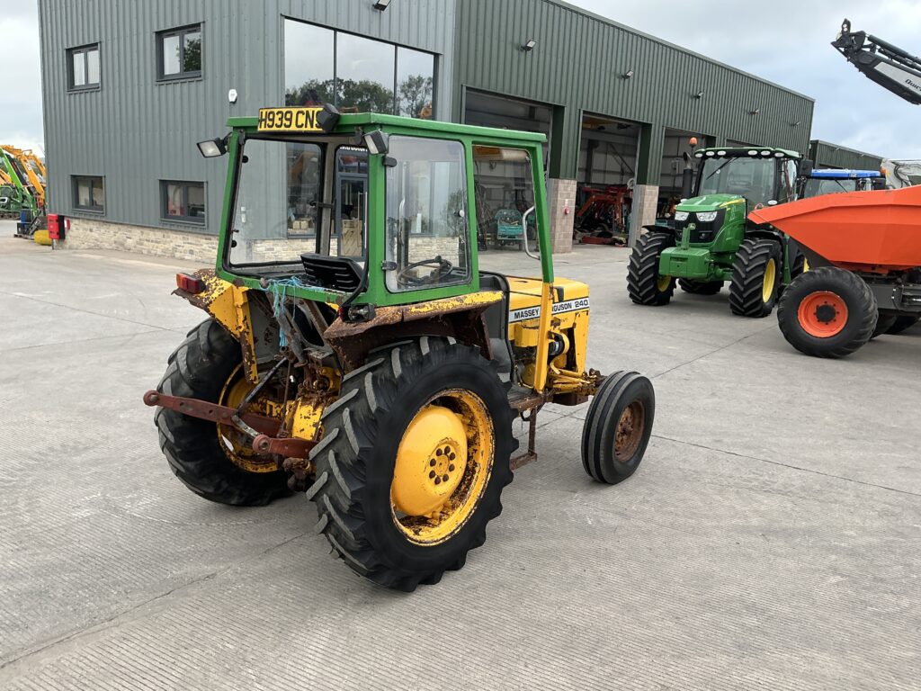Massey Ferguson 240 Tractor (ST26833)