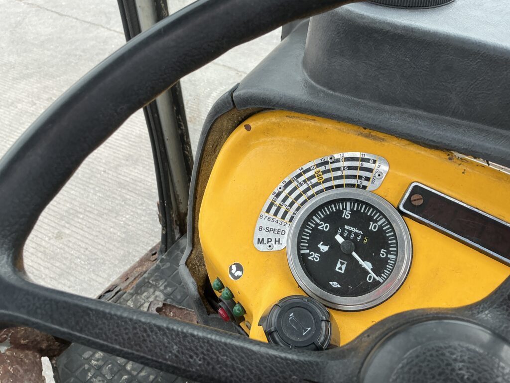 Massey Ferguson 240 Tractor (ST26833)