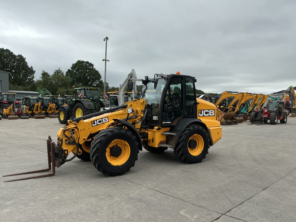 JCB TM320s Pivot Steer Telehandler (ST26310)