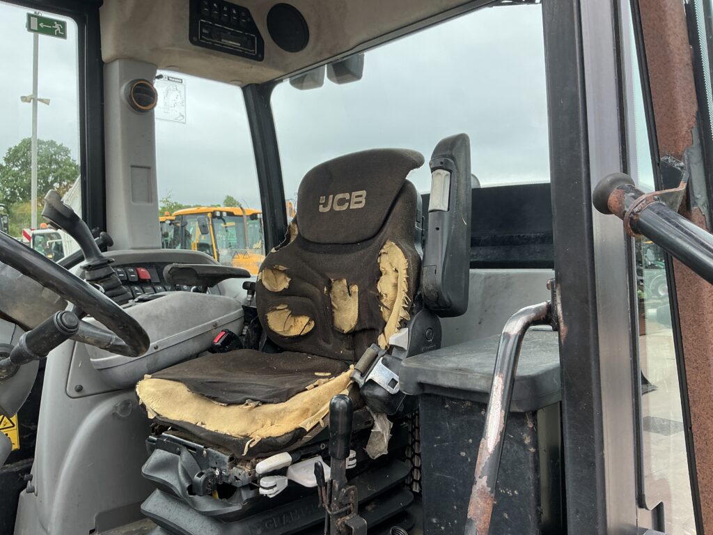 JCB TM320s Pivot Steer Telehandler (ST26310)