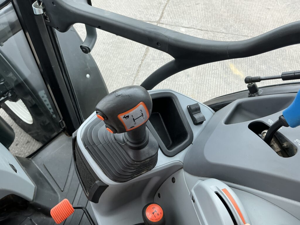 New Holland T5.110 Tractor (ST26832)