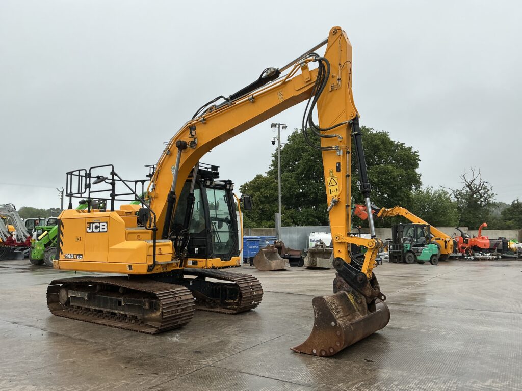 JCB 140X LC Digger (ST26601)