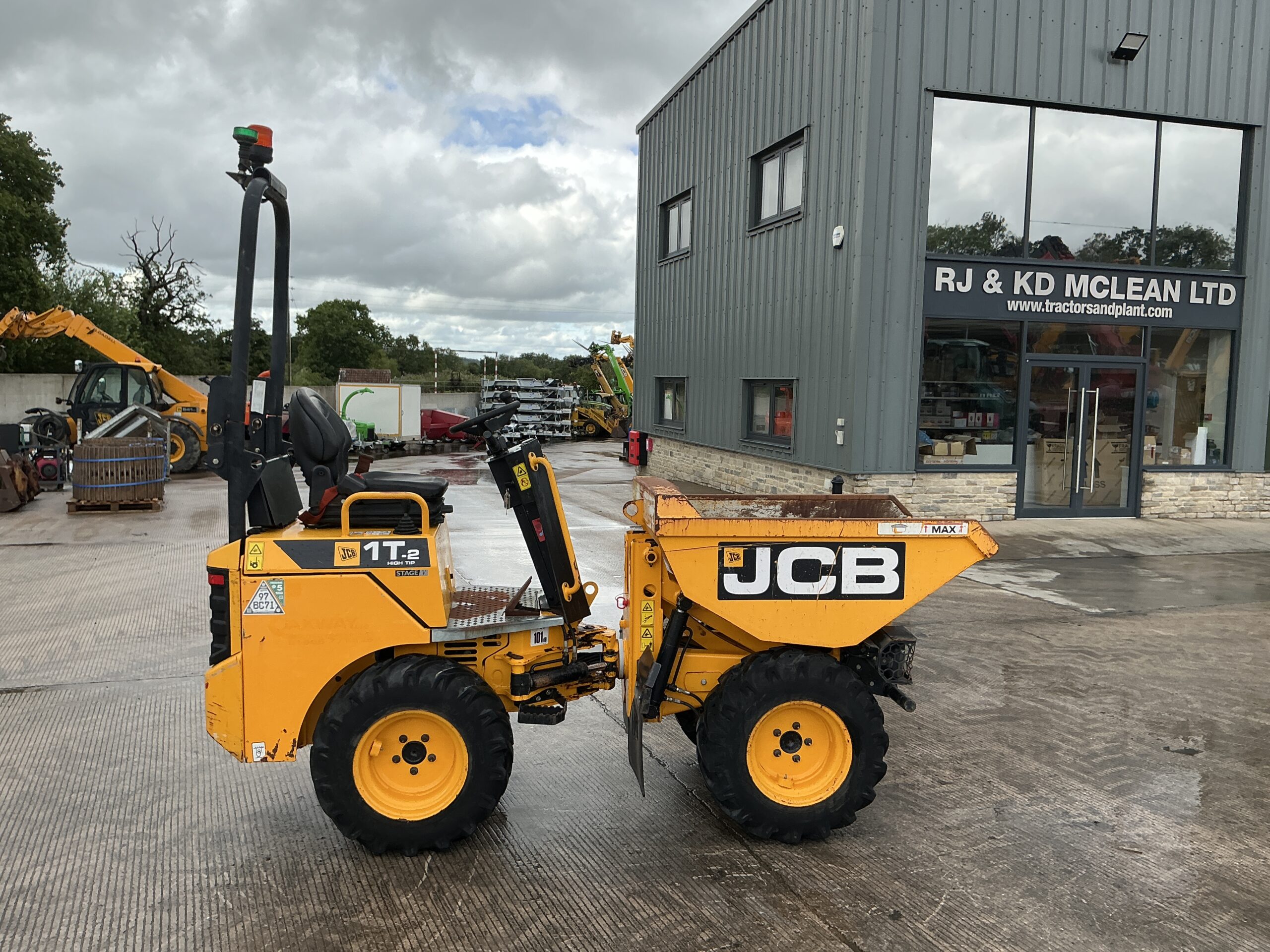 JCB 1 Tonne Hi Tip Dumper (ST26923) - RJ and KD McLean Ltd