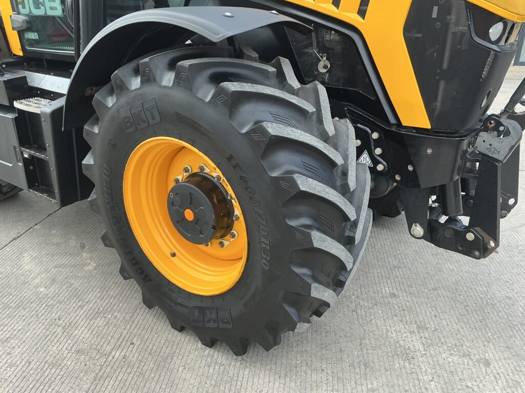 JCB 4220 Fastrac Tractor (ST26781)