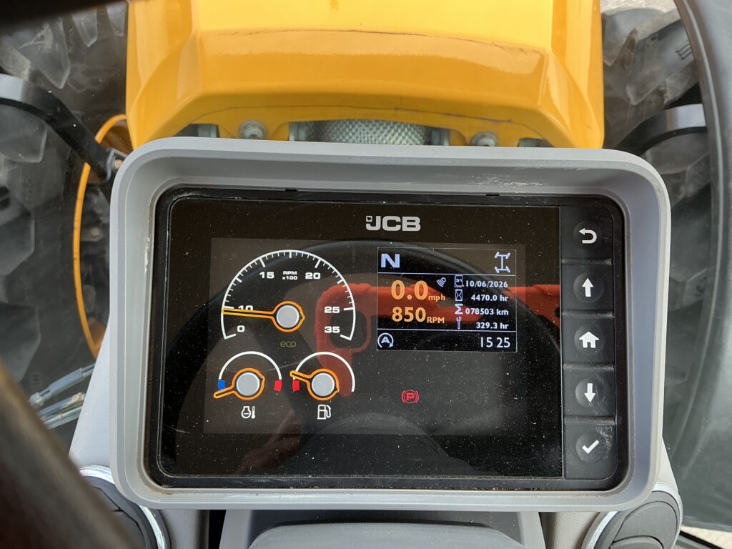 JCB 4220 Fastrac Tractor (ST26781)
