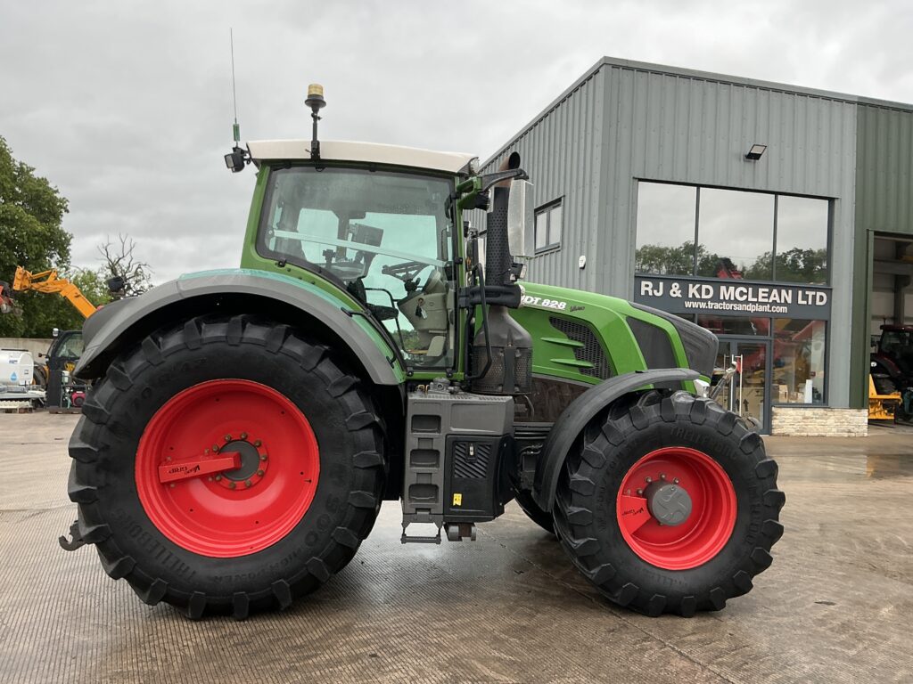 Fendt 828 Profi Plus Tractor (ST26831)