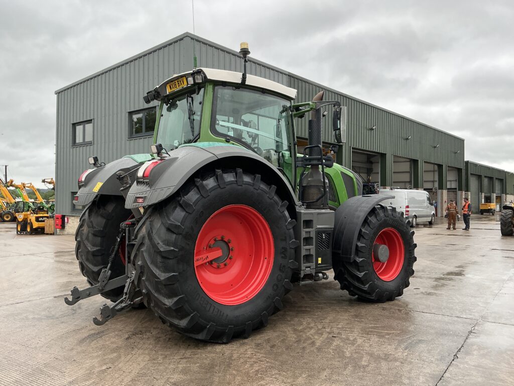 Fendt 828 Profi Plus Tractor (ST26831)