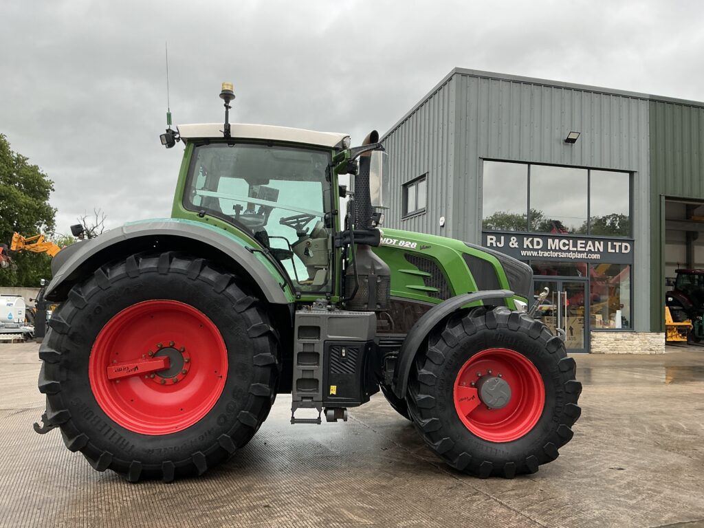 Fendt 828 Profi Plus Tractor (ST26831)