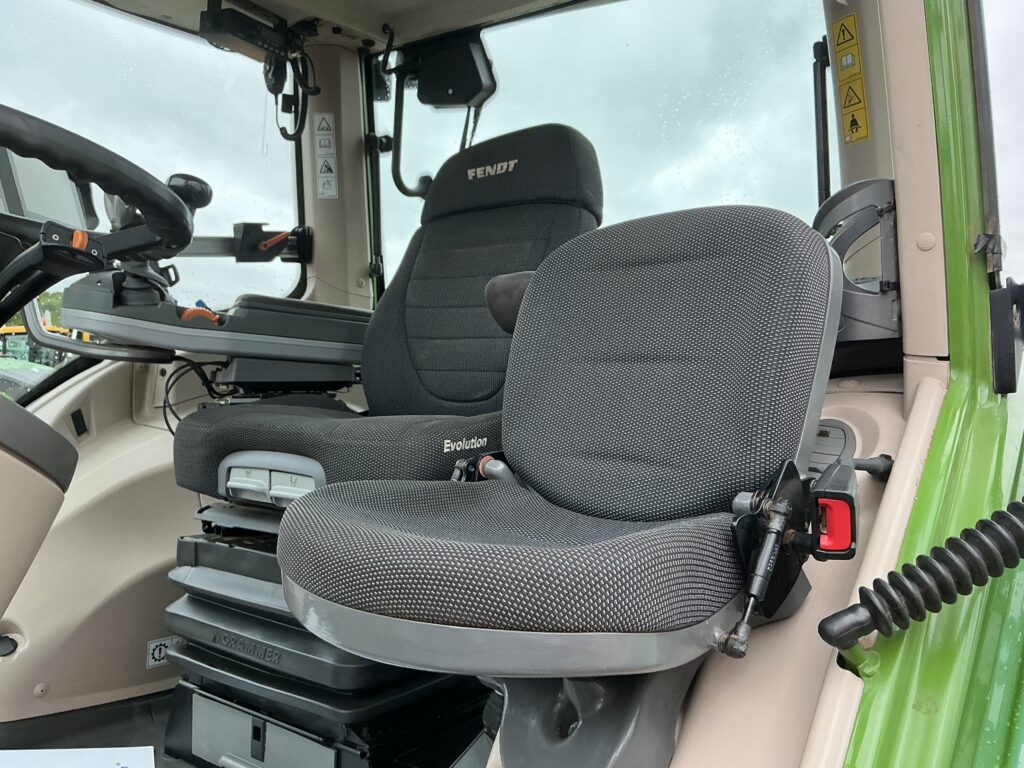 Fendt 828 Profi Plus Tractor (ST26831)