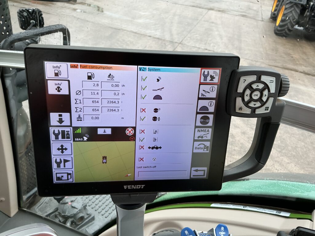 Fendt 828 Profi Plus Tractor (ST26831)