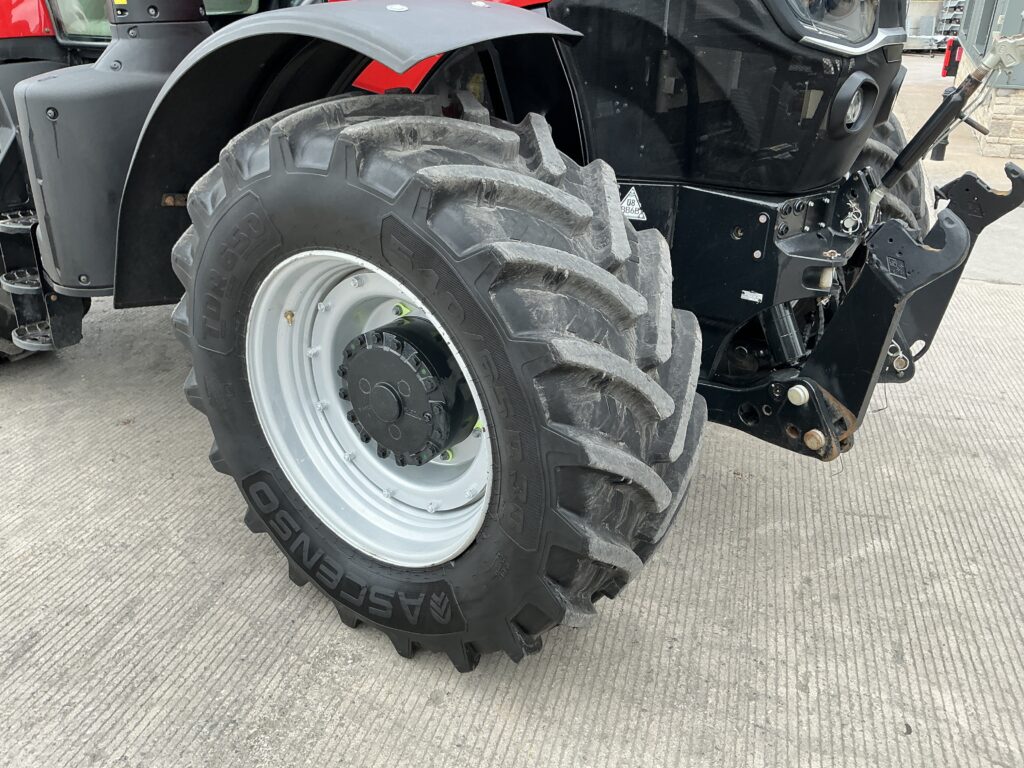 Case 185 Puma Multi Controller Tractor (ST26928)