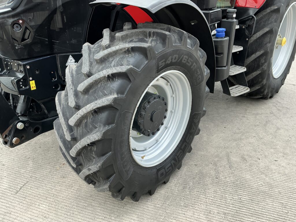 Case 185 Puma Multi Controller Tractor (ST26928)