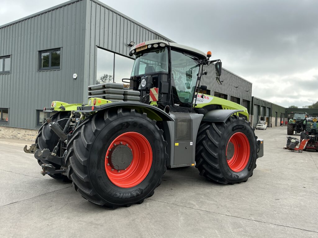 Claas Xerion Trac 5000 Tractor (ST26926)