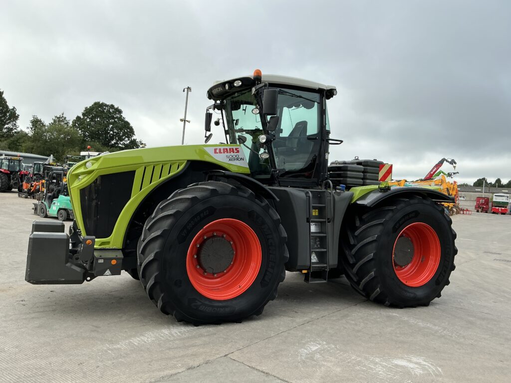 Claas Xerion Trac 5000 Tractor (ST26926)