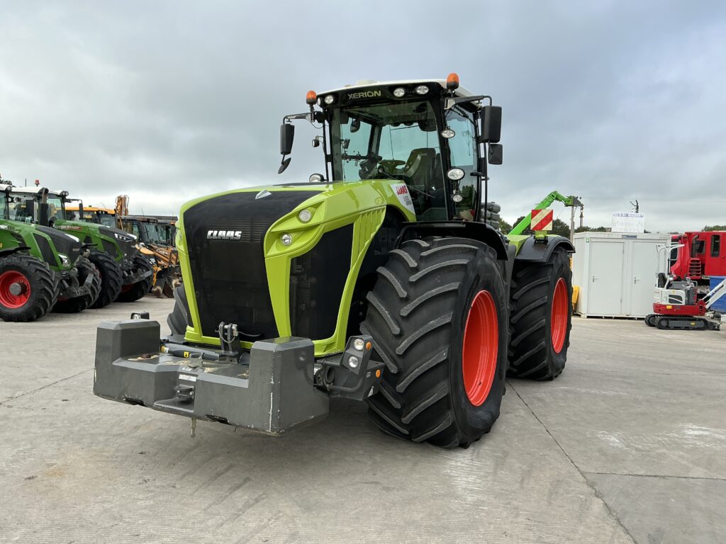Claas Xerion Trac 5000 Tractor (ST26926)