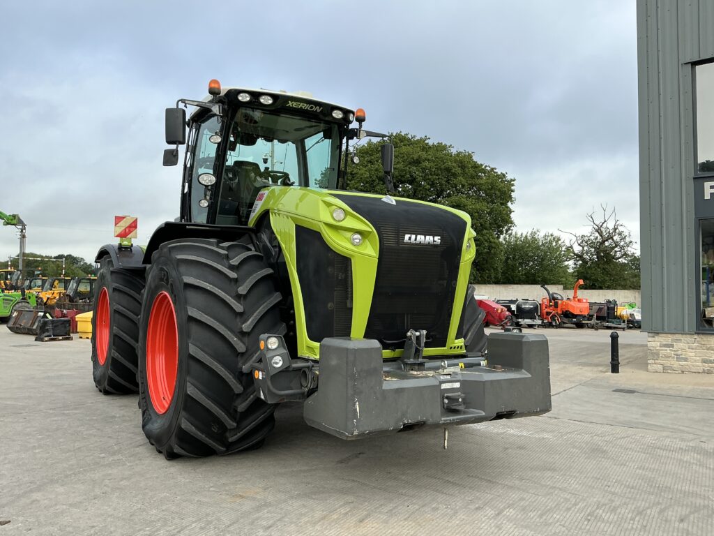 Claas Xerion Trac 5000 Tractor (ST26926)
