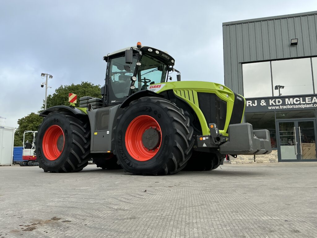 Claas Xerion Trac 5000 Tractor (ST26926)
