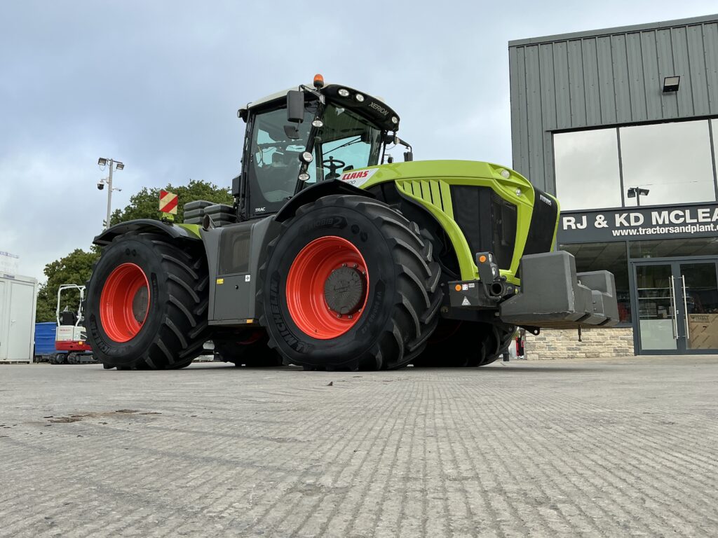 Claas Xerion Trac 5000 Tractor (ST26926)