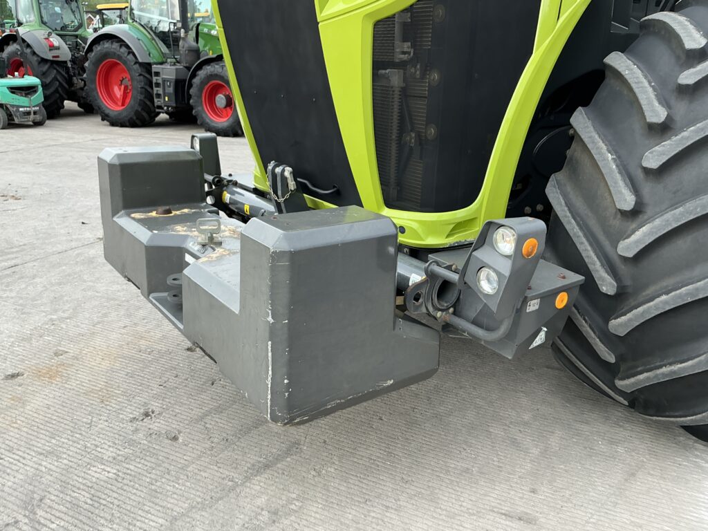 Claas Xerion Trac 5000 Tractor (ST26926)