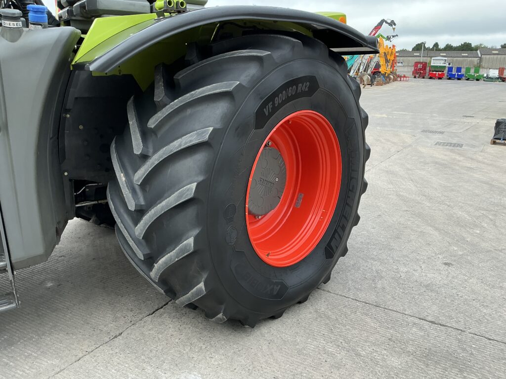 Claas Xerion Trac 5000 Tractor (ST26926)