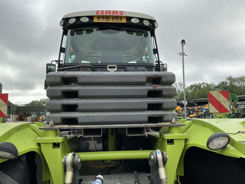 Claas Xerion Trac 5000 Tractor (ST26926)