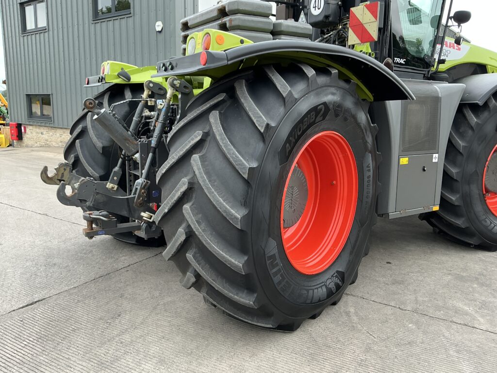 Claas Xerion Trac 5000 Tractor (ST26926)