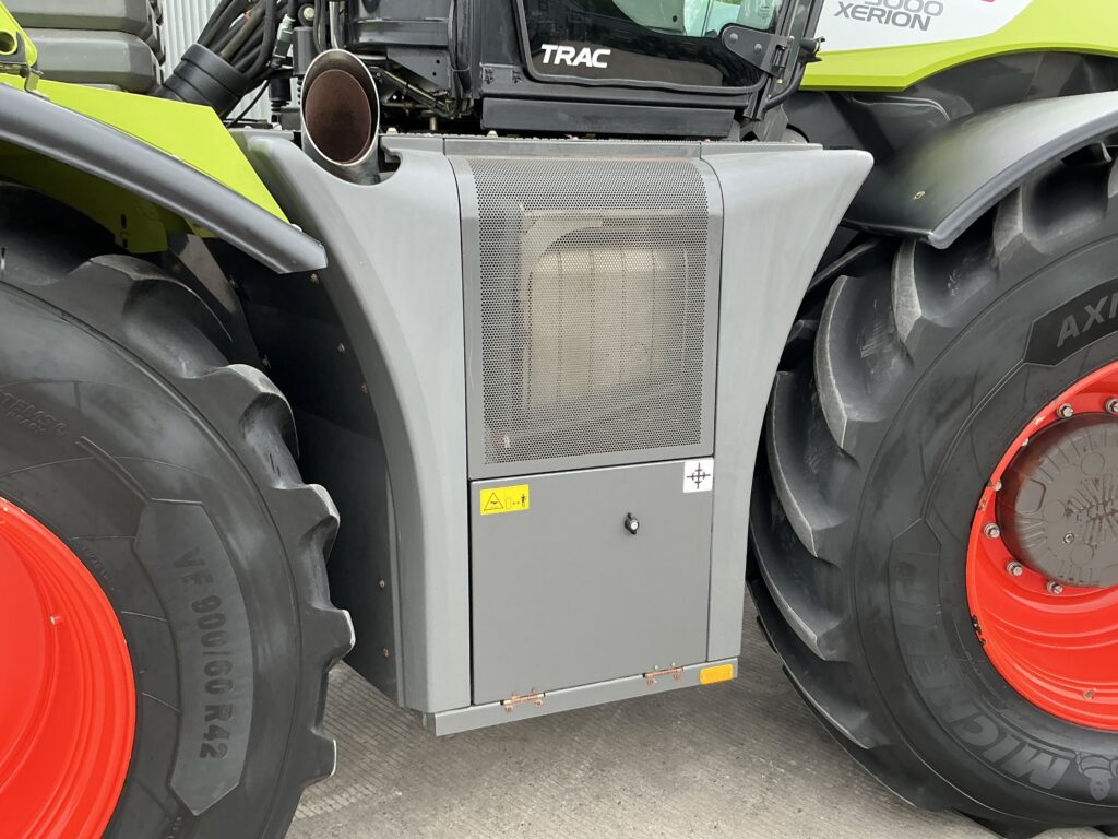 Claas Xerion Trac 5000 Tractor (ST26926)