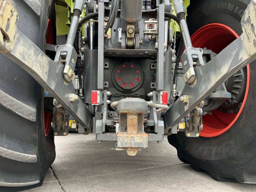 Claas Xerion Trac 5000 Tractor (ST26926)