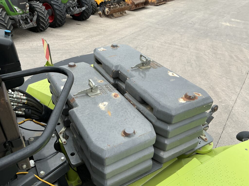 Claas Xerion Trac 5000 Tractor (ST26926)