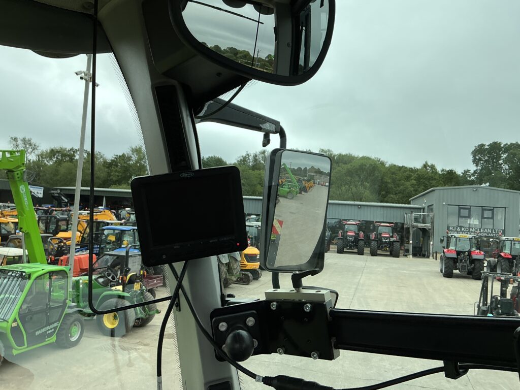 Claas Xerion Trac 5000 Tractor (ST26926)