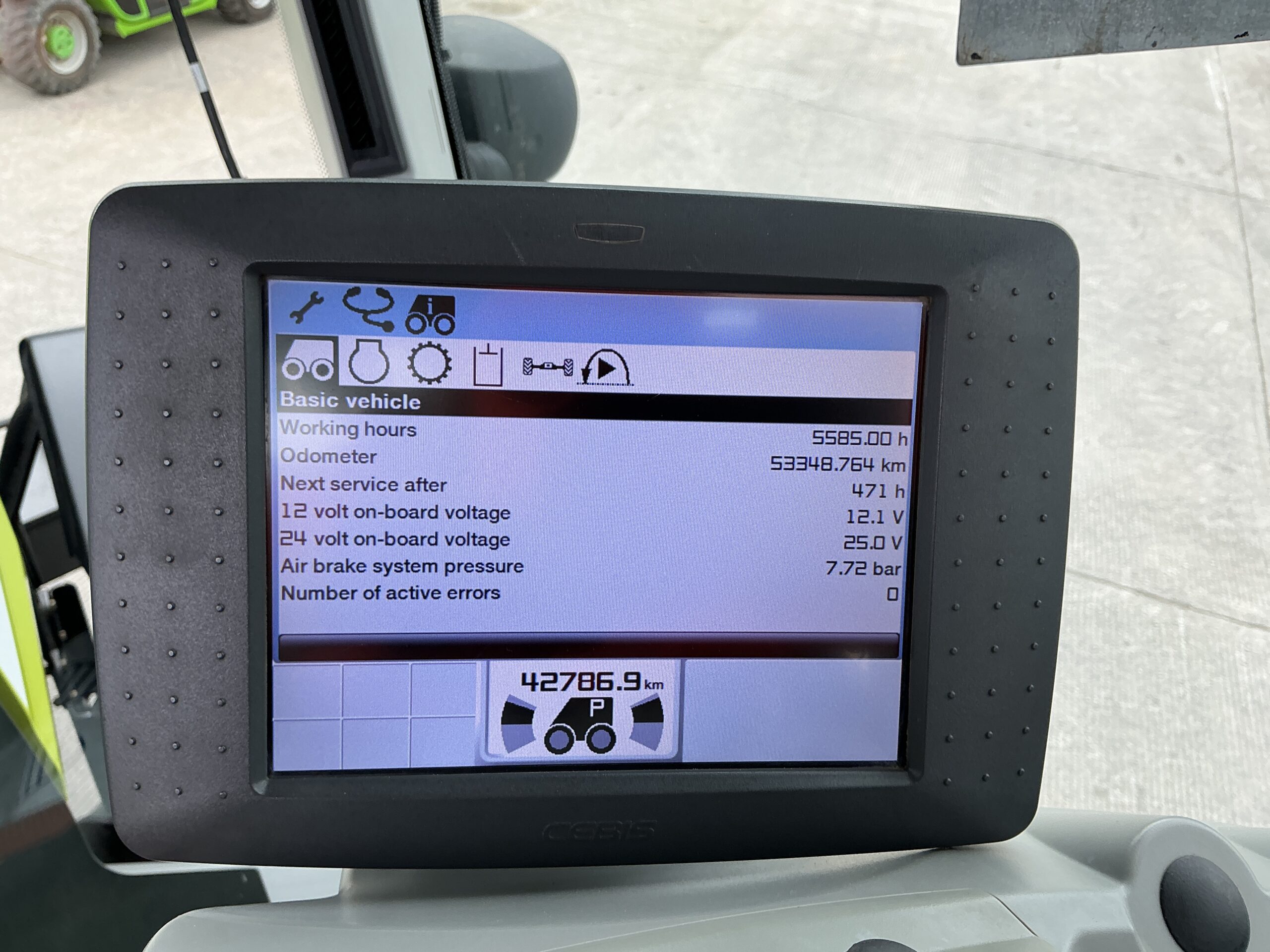 Claas Xerion Trac 5000 Tractor (ST26926)