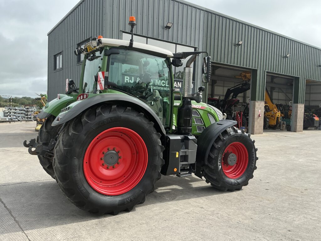 Fendt 720 Profi Plus Tractor (ST26896)