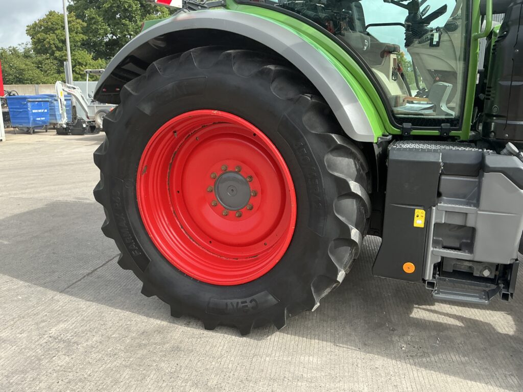 Fendt 720 Profi Plus Tractor (ST26896)
