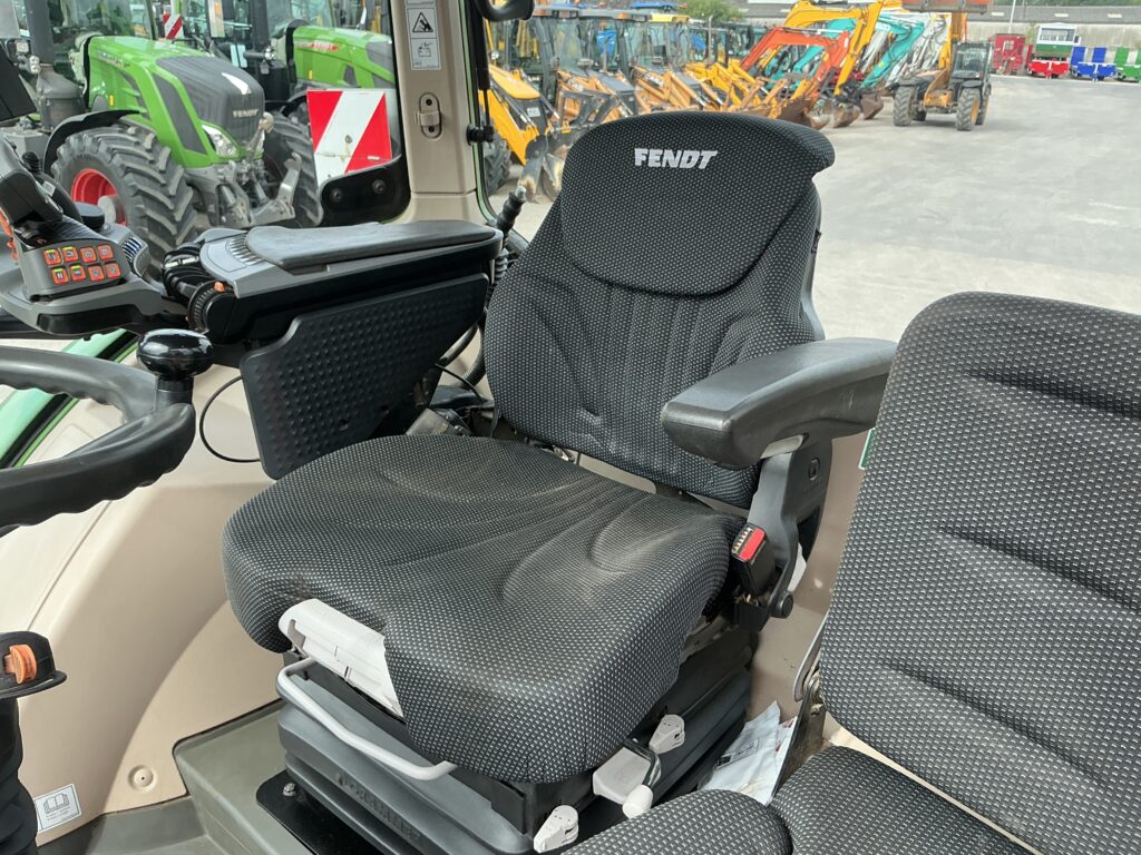 Fendt 720 Profi Plus Tractor (ST26896)
