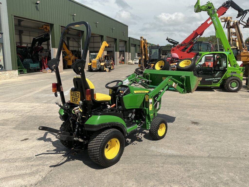 John Deere 1026R Compact Tractor (ST26030)