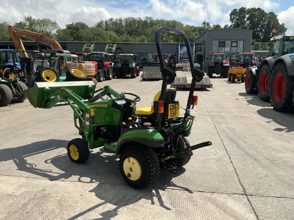 John Deere 1026R Compact Tractor (ST26030)