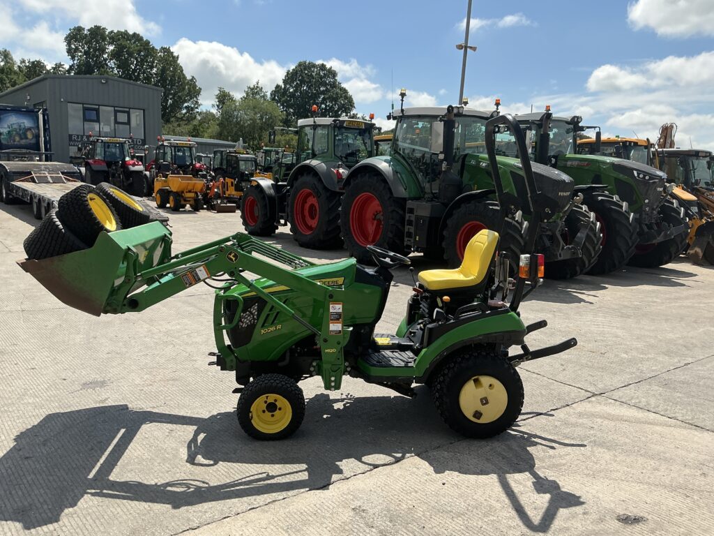 John Deere 1026R Compact Tractor (ST26030)