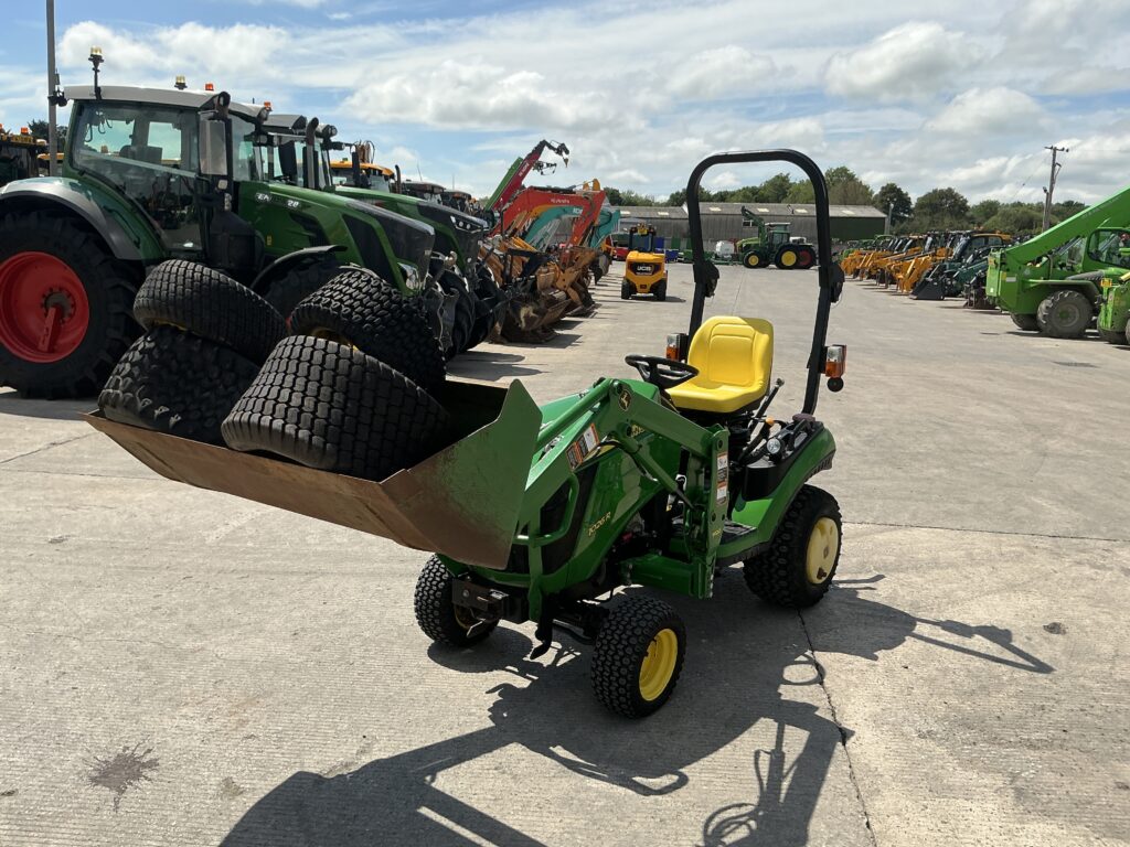 John Deere 1026R Compact Tractor (ST26030)