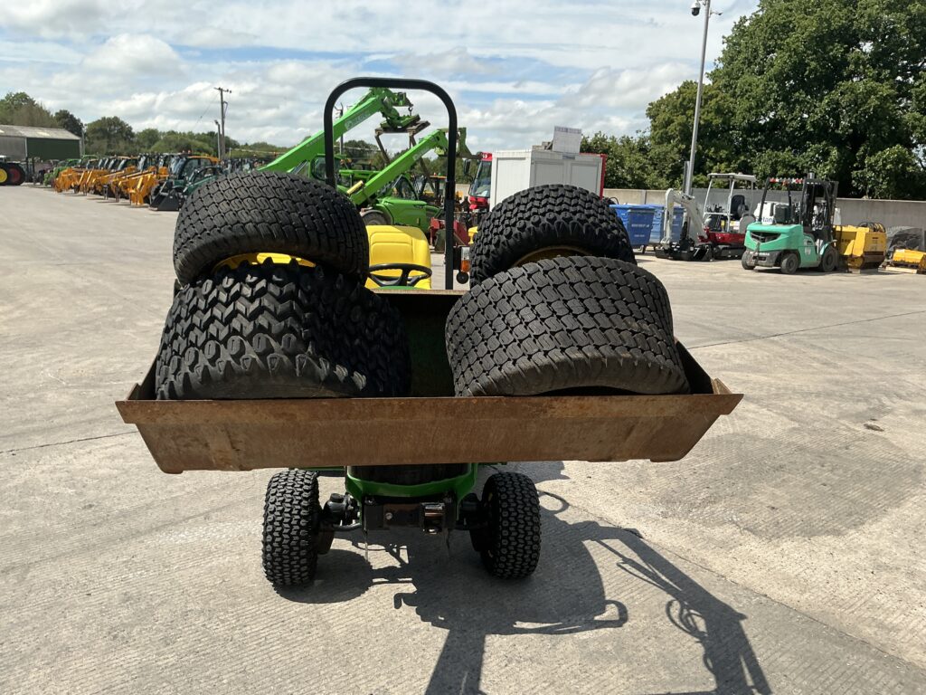 John Deere 1026R Compact Tractor (ST26030)