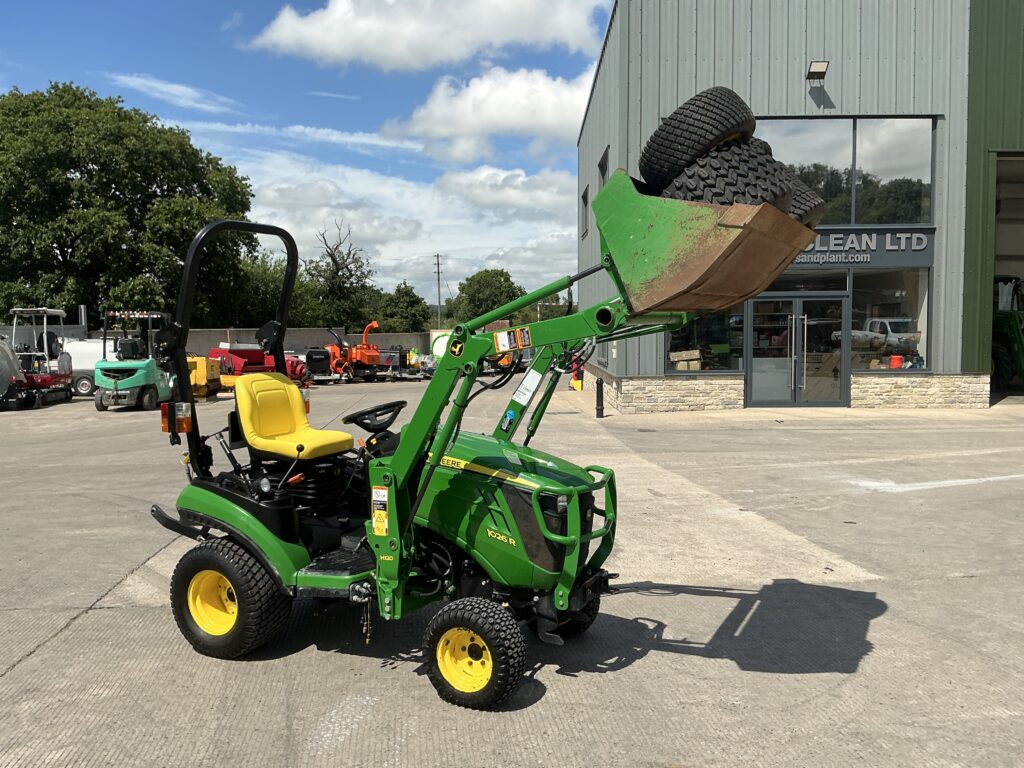 John Deere 1026R Compact Tractor (ST26030)
