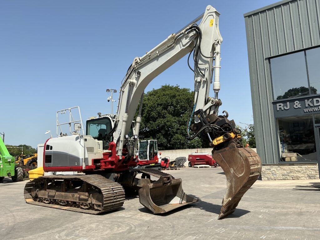 Takeuchi TB2150 C/W Engcon Tiltrotor Digger (ST27032)