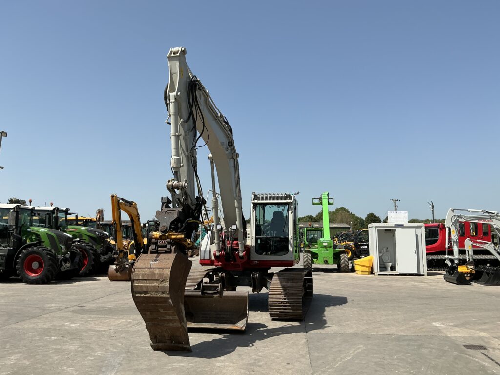 Takeuchi TB2150 C/W Engcon Tiltrotor Digger (ST27032)