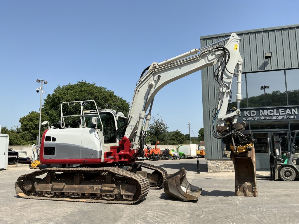 Takeuchi TB2150 C/W Engcon Tiltrotor Digger (ST27032)
