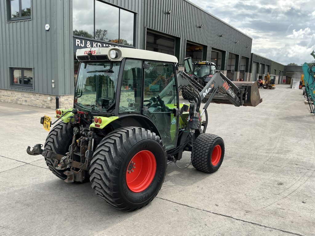 Claas Nectis 227F Tractor (ST26949)