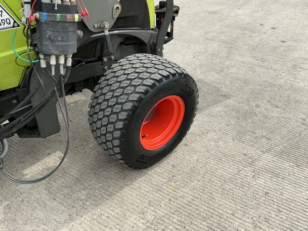 Claas Nectis 227F Tractor (ST26949)