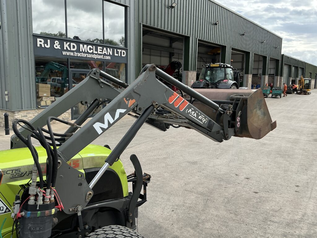 Claas Nectis 227F Tractor (ST26949)