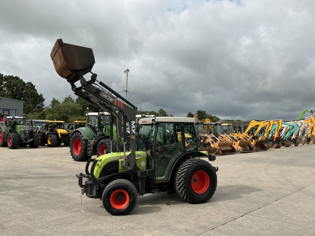 Claas Nectis 227F Tractor (ST26949)