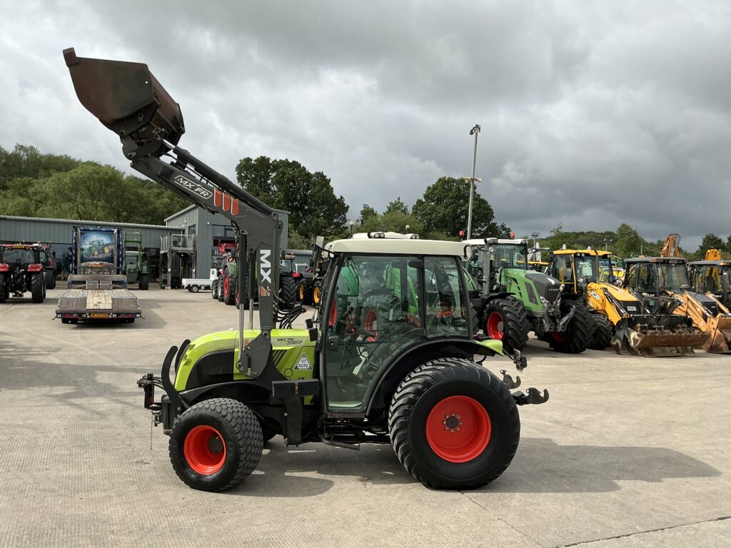 Claas Nectis 227F Tractor (ST26949)