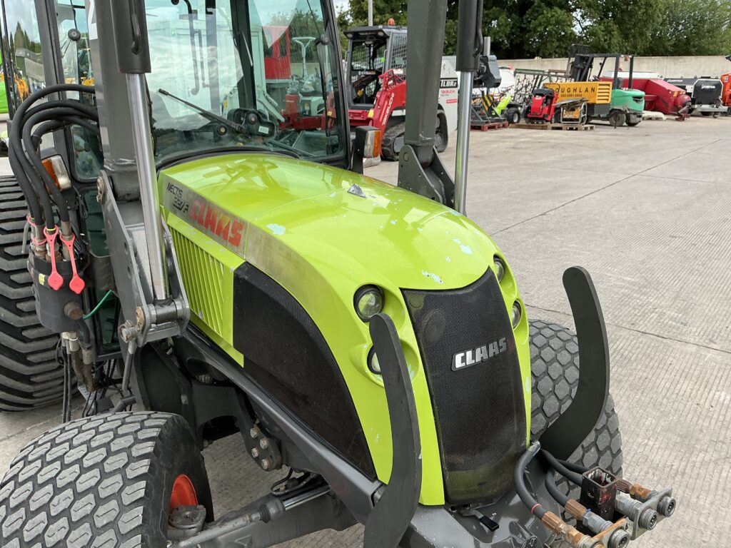 Claas Nectis 227F Tractor (ST26949)